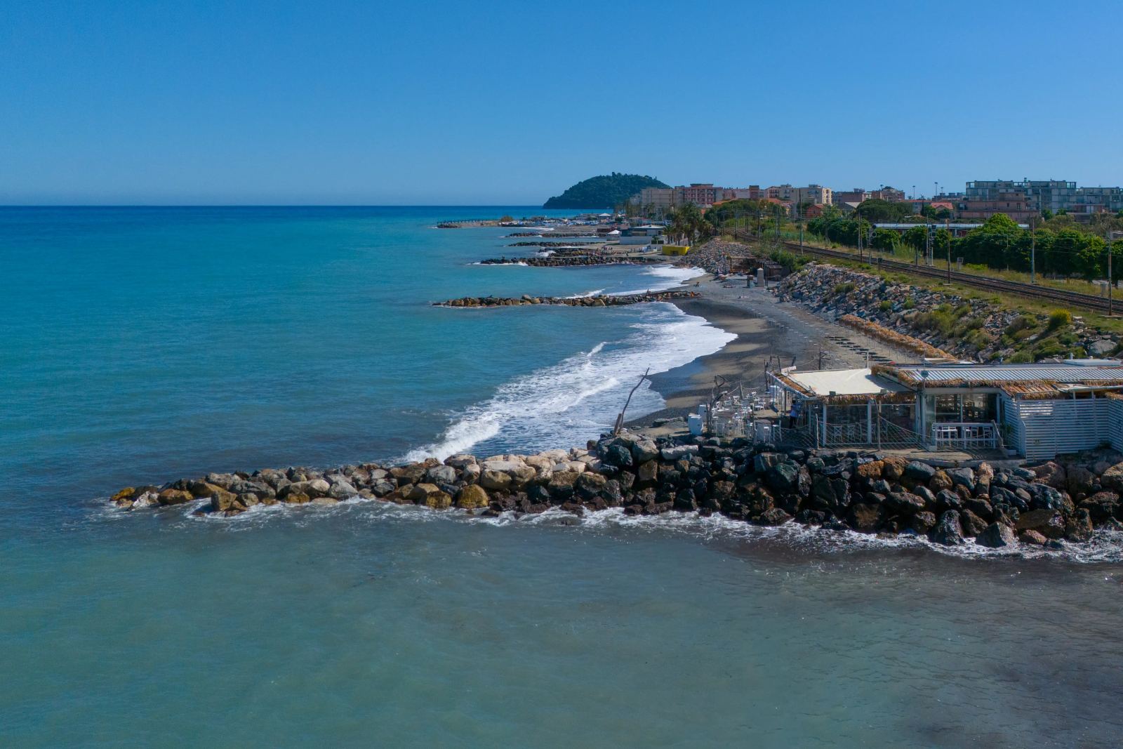Vista aerea di A rocha do mar ad Albenga