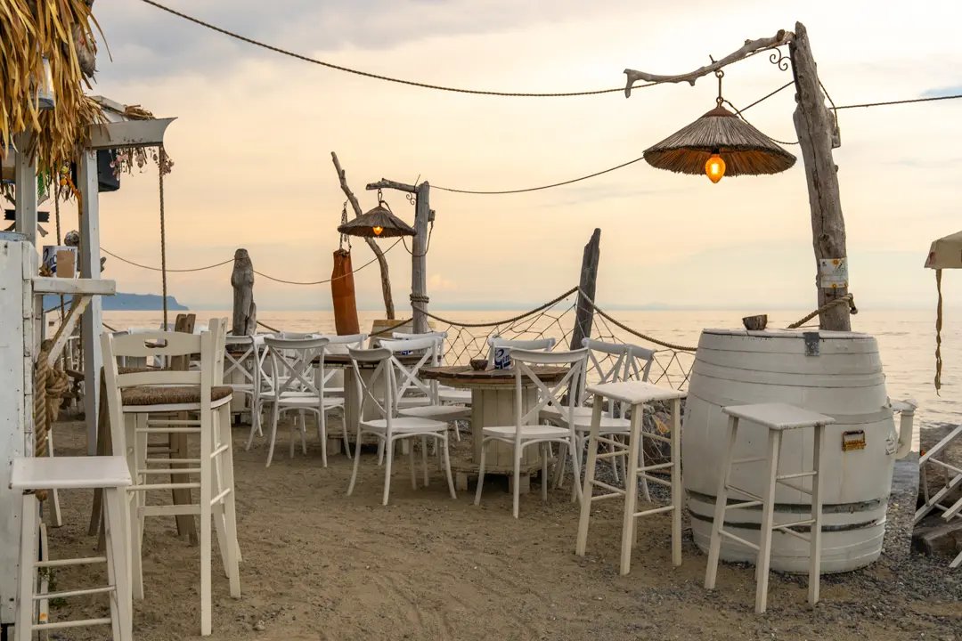 Spiaggia e ombrelloni ad Albenga